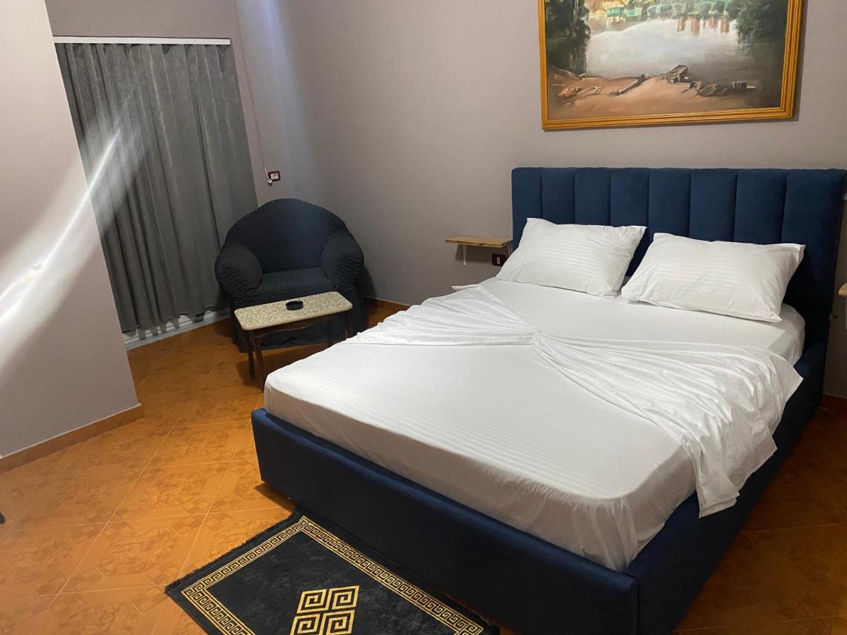 Hotel Belind ベラト エクステリア 写真