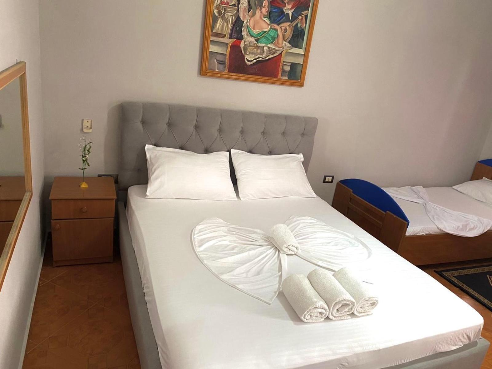 Hotel Belind ベラト エクステリア 写真